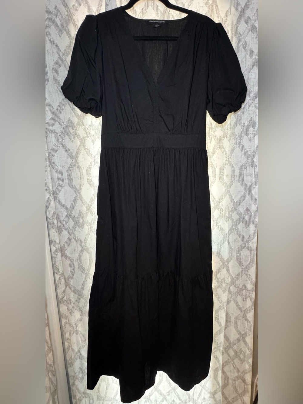 Women’s Black Puff-Sleeve V-Neck Maxi Dress